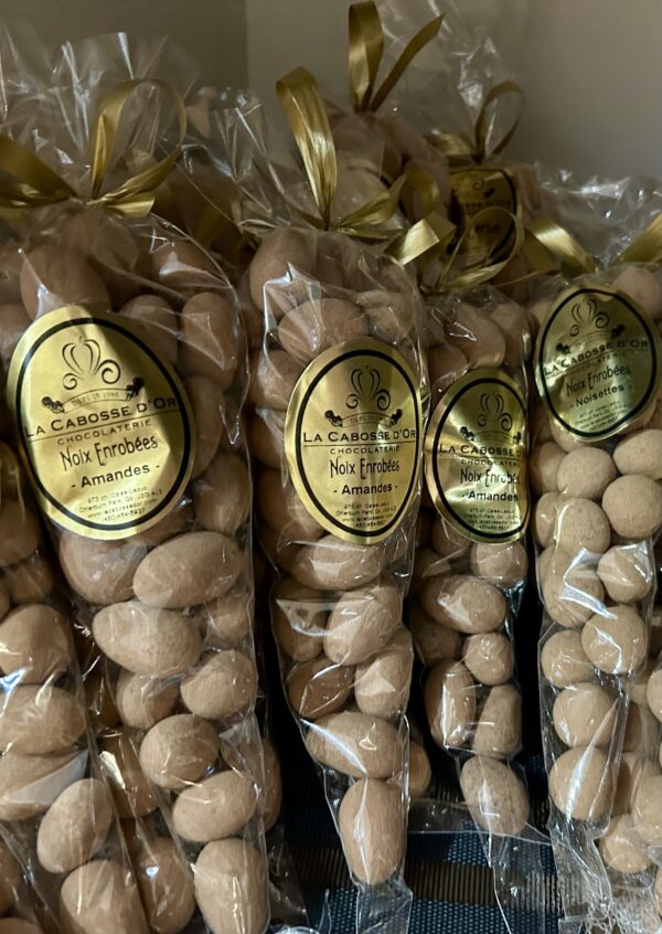 Noix enrobées de chocolat